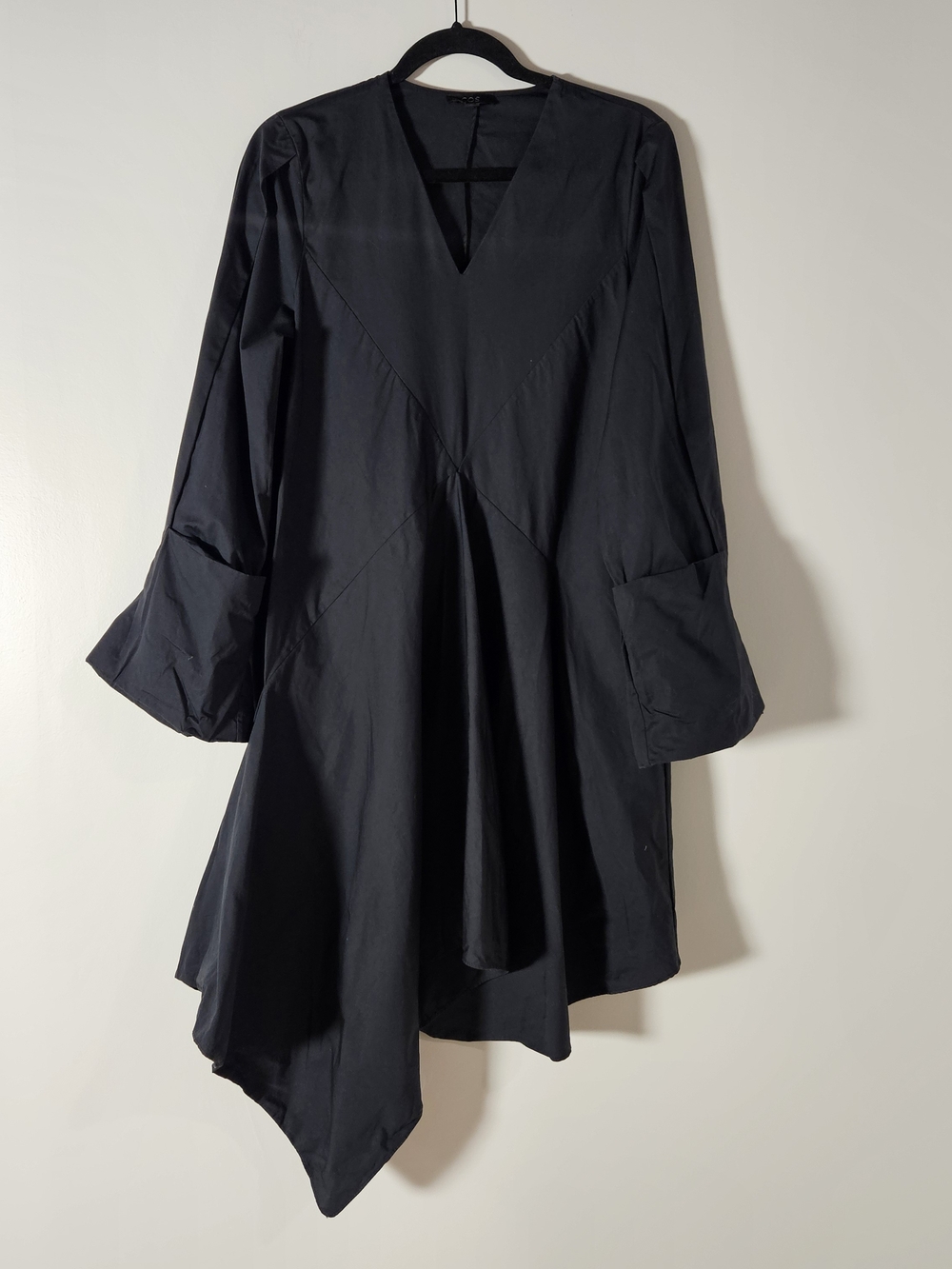 COS Black Cotton Asymmetric Pleated V-Neck Avant Garde Midi Dress Sz 6